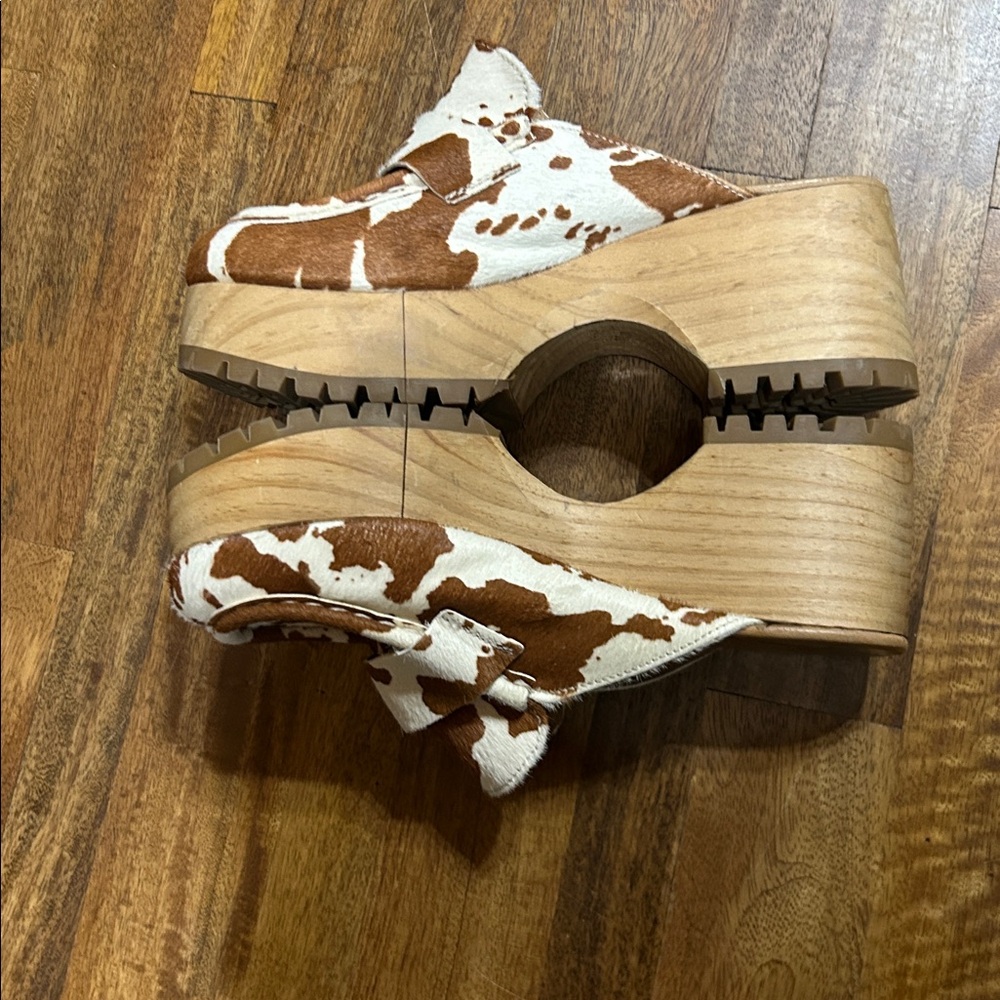Women’s Cowhide Platform Clog Mule in Brown and White - Picture 7 of 9